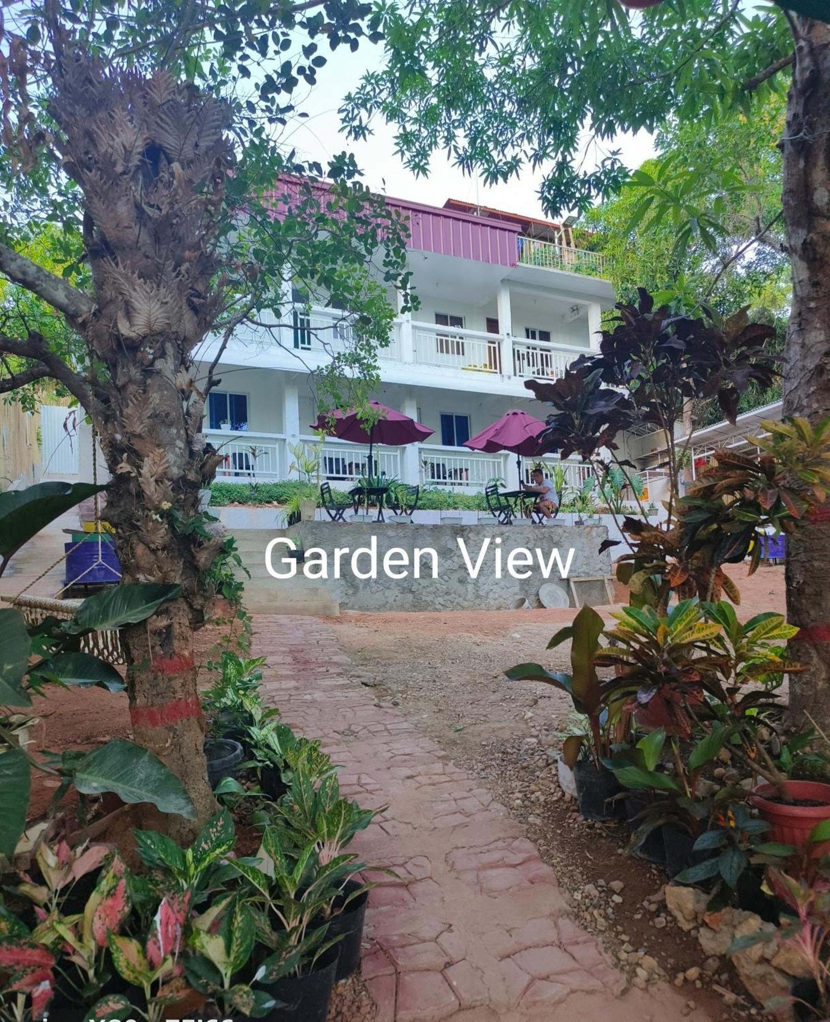 Ani Marie Guest House โกรอน ภายนอก รูปภาพ